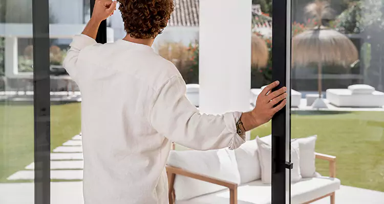 Sliding Screen Door Maintenance for Closing Issues in Los Altos, CA
